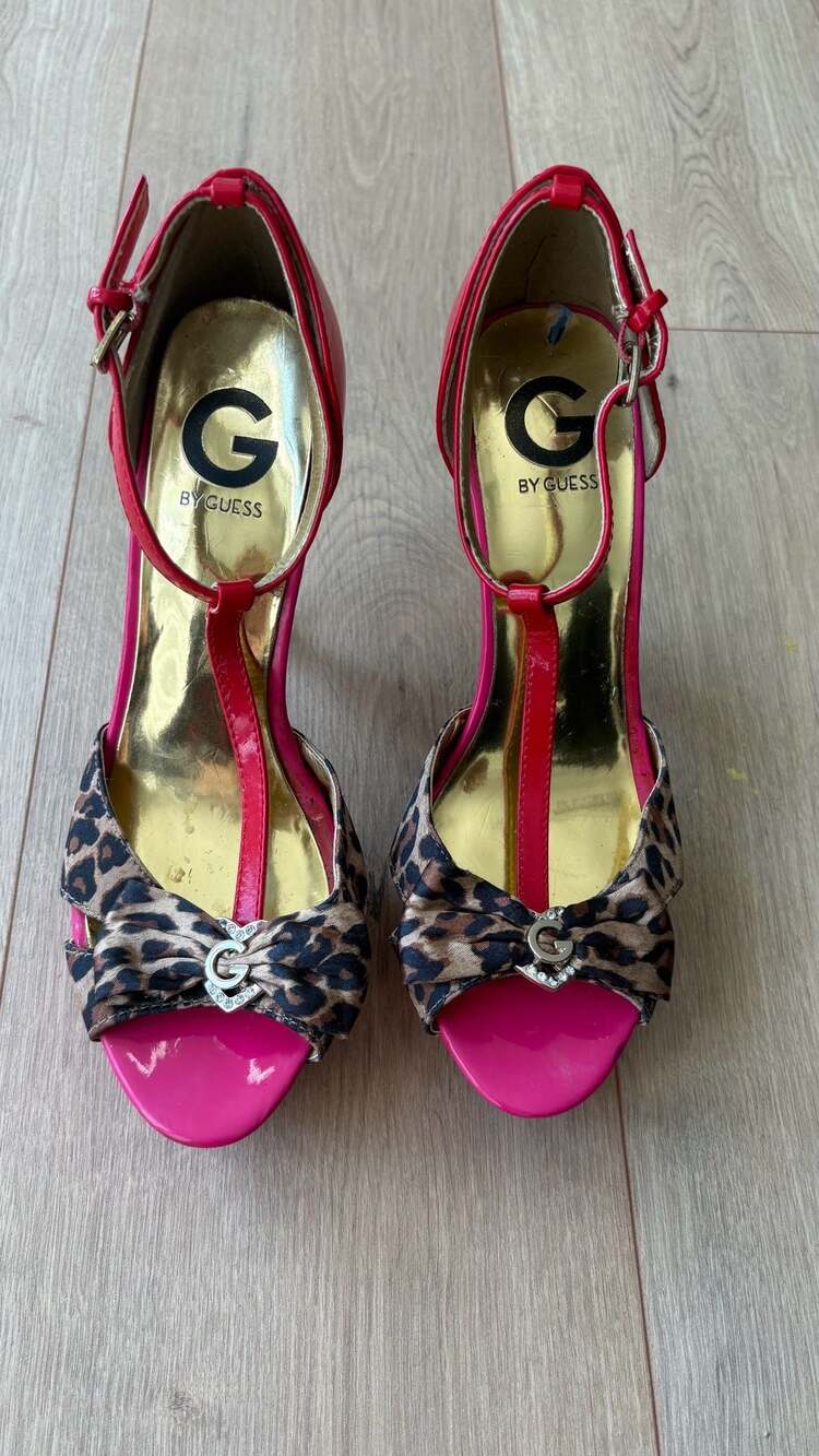 G by Guess Harty Platform Heels Size 7.5 Leopard Pink Red Sandals